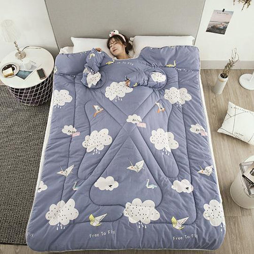 Load image into Gallery viewer, Winter Lazy Quilt with Sleeves

