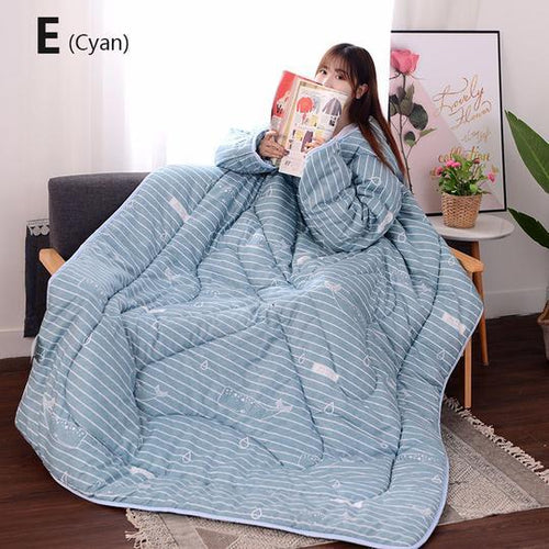 Load image into Gallery viewer, Winter Lazy Quilt with Sleeves
