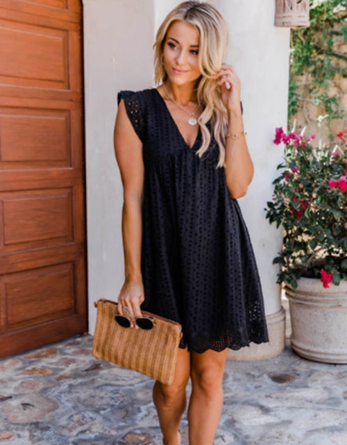 Load image into Gallery viewer, Lace Dresses With Pocket Summer Sleeveless Jacquard Cutout V-Neck Beach Dress
